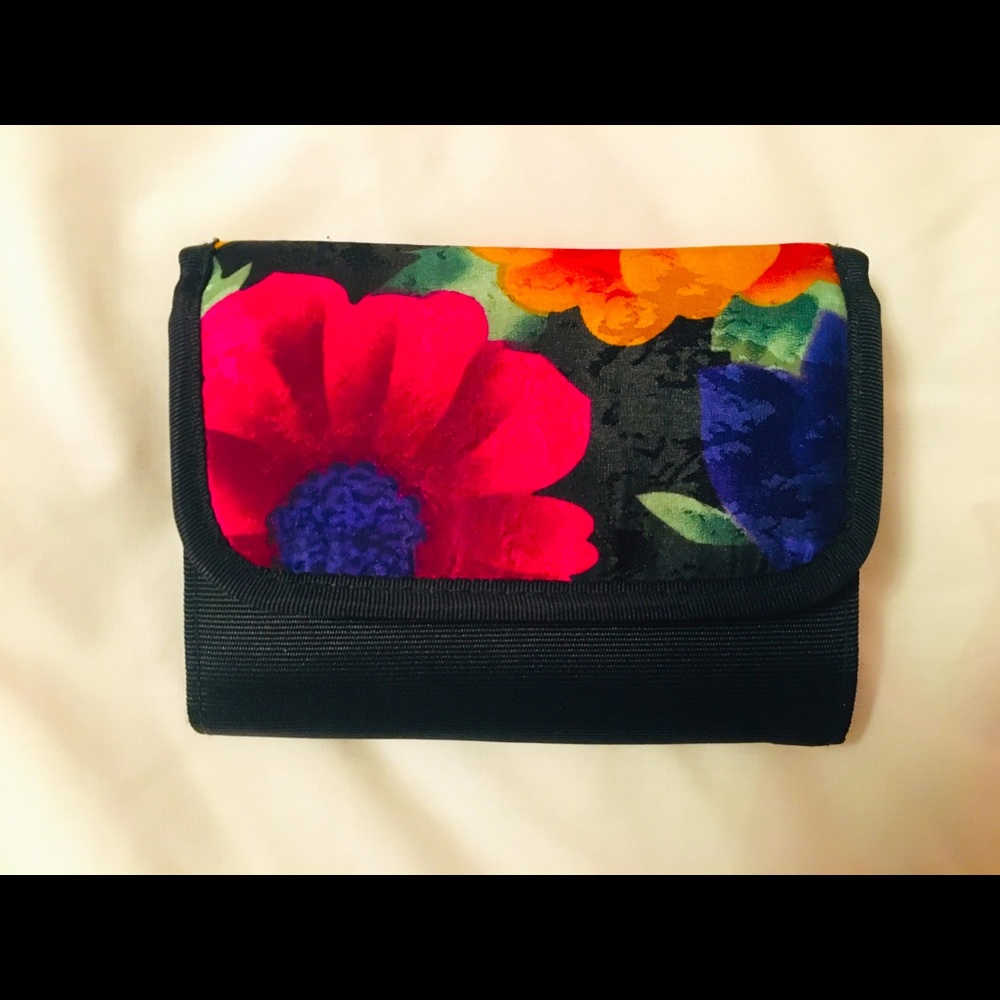 2/$14 Black wallet w/floral flap. 💸